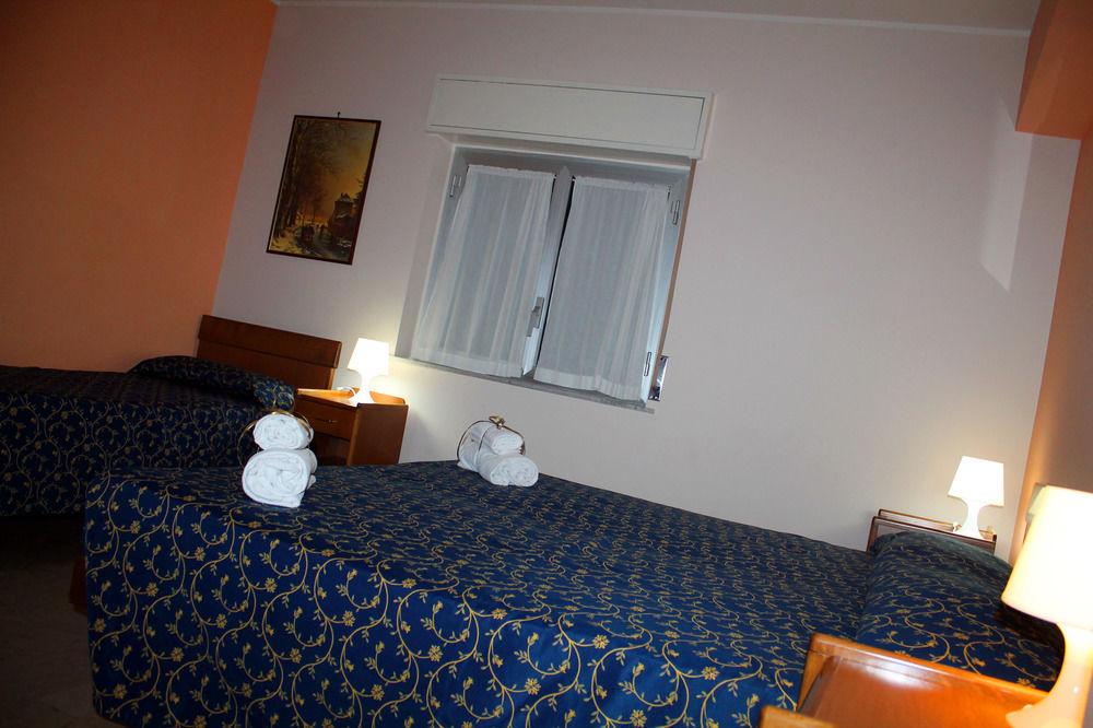 Hotel Villa Mater Catania-Fontanarossai nemzetközi repülőtér Kültér fotó