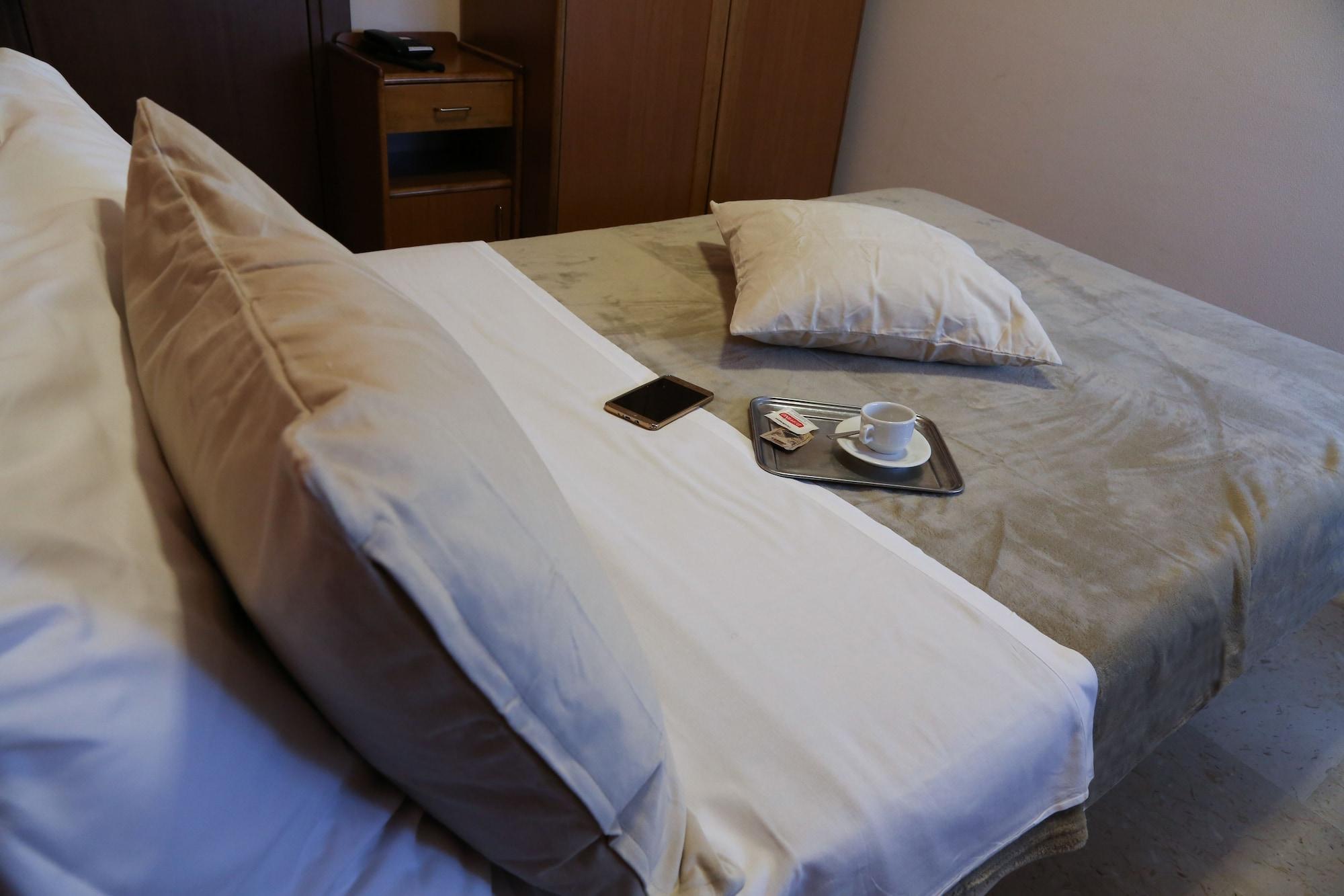 Hotel Villa Mater Catania-Fontanarossai nemzetközi repülőtér Kültér fotó
