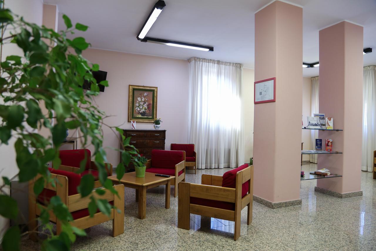 Hotel Villa Mater Catania-Fontanarossai nemzetközi repülőtér Kültér fotó
