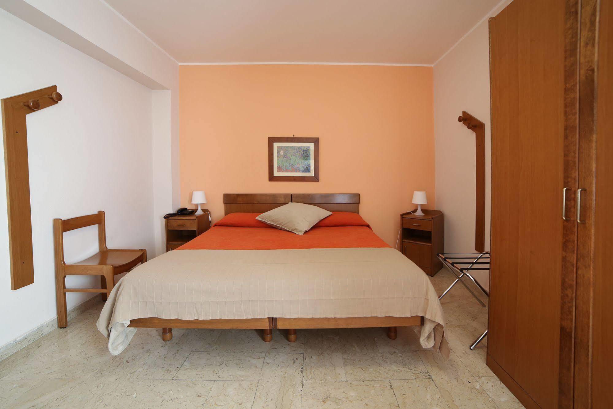 Hotel Villa Mater Catania-Fontanarossai nemzetközi repülőtér Kültér fotó