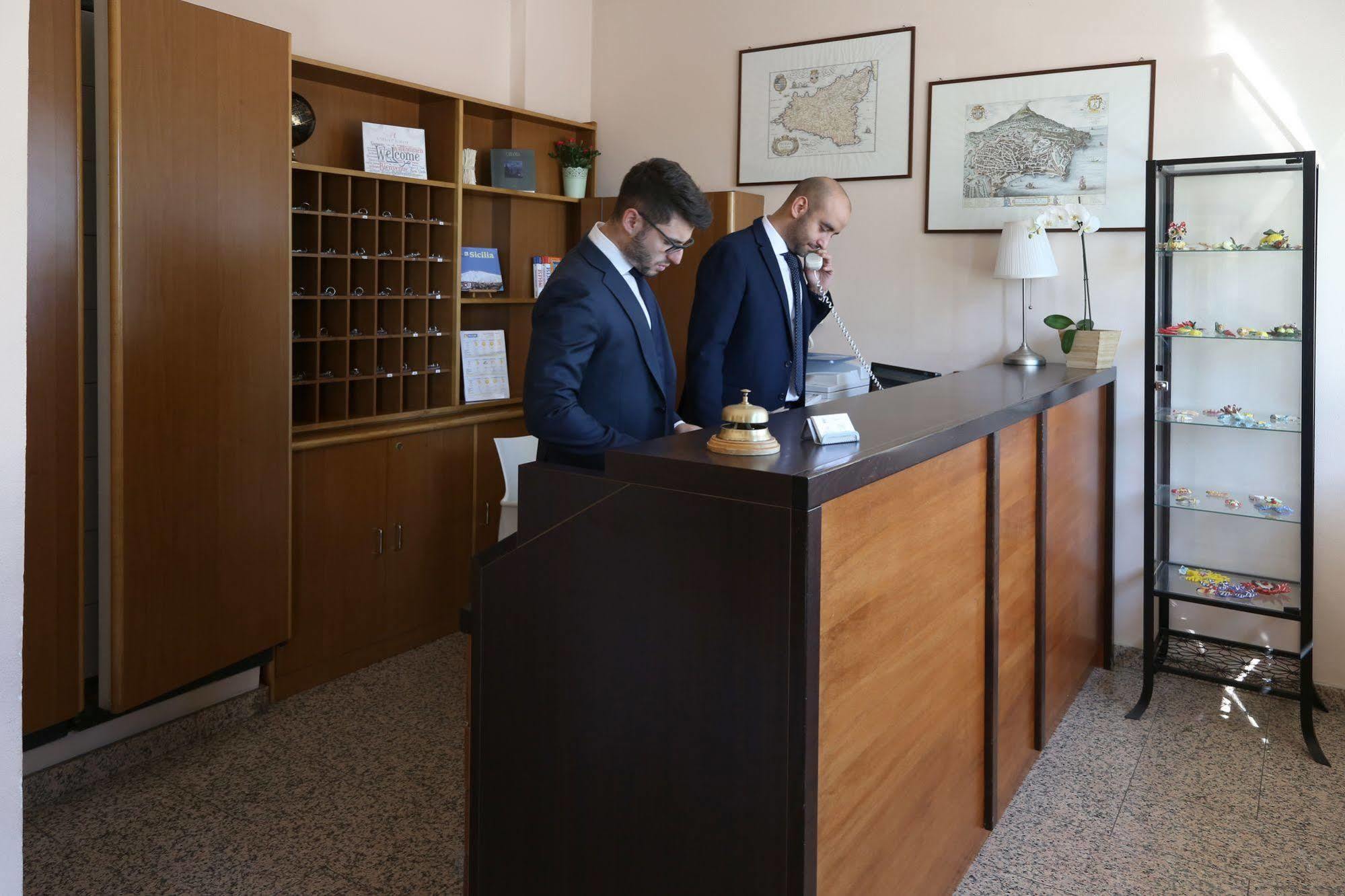 Hotel Villa Mater Catania-Fontanarossai nemzetközi repülőtér Kültér fotó