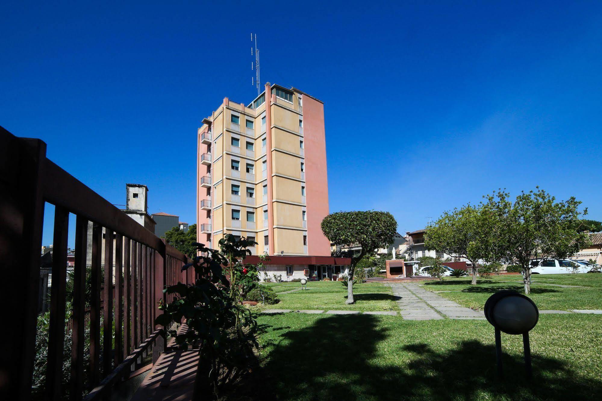 Hotel Villa Mater Catania-Fontanarossai nemzetközi repülőtér Kültér fotó